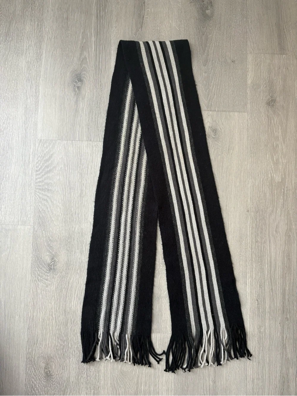Dockers knit scarf